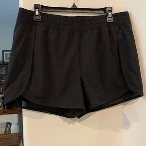 Gaiam Yoga/workout shorts Size L